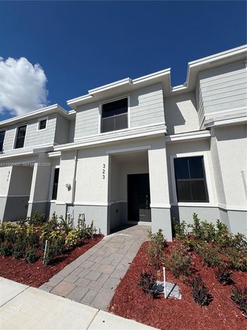 323 NE 16th St, Florida City, FL 33034