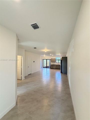 323 NE 16th St, Florida City, FL 33034