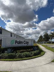 323 NE 16th St, Florida City, FL 33034