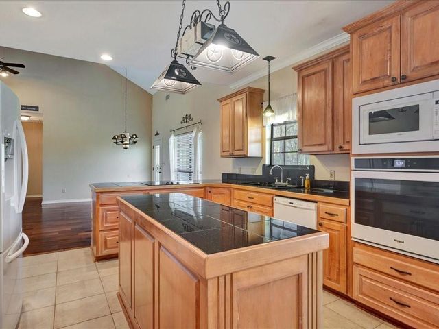 759 W Barnum Loop, Corrigan, TX 75939