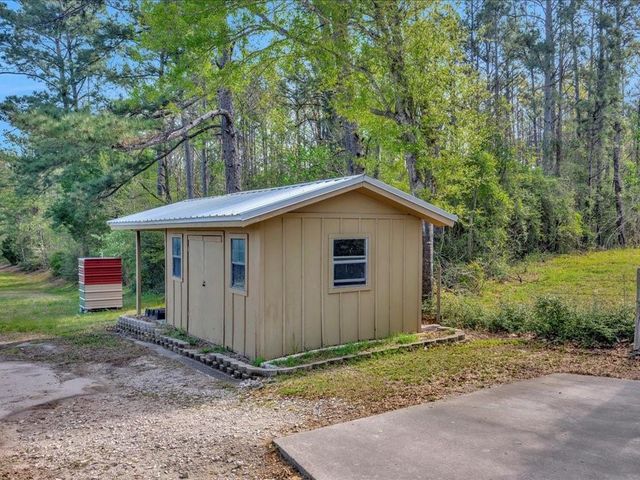 759 W Barnum Loop, Corrigan, TX 75939