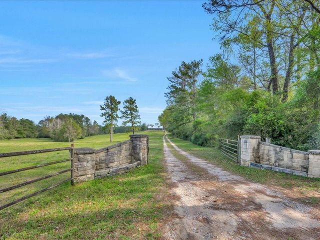 759 W Barnum Loop, Corrigan, TX 75939