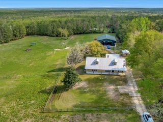 759 W Barnum Loop, Corrigan, TX 75939