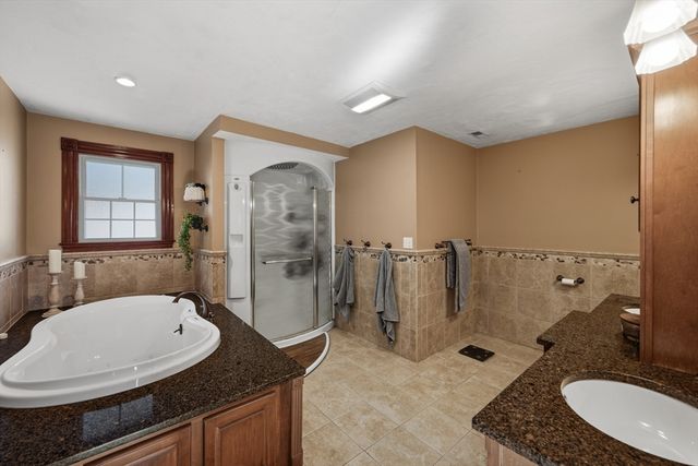 16 Hazen Ave, Haverhill, MA 01830