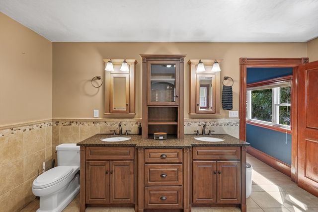 16 Hazen Ave, Haverhill, MA 01830