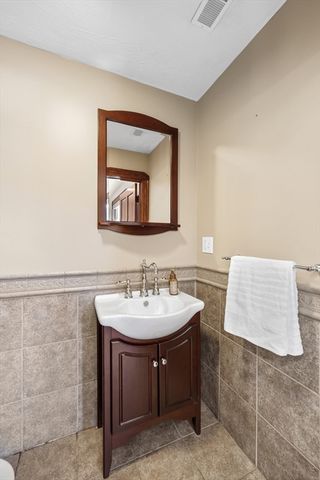 16 Hazen Ave, Haverhill, MA 01830