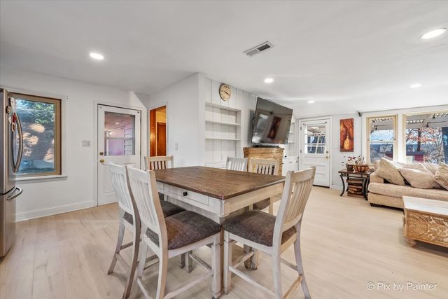 833 Forest Avenue, Elgin, IL 60120