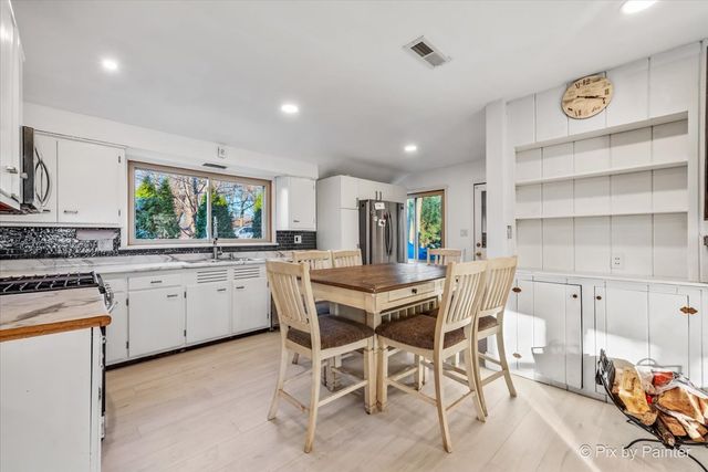 833 Forest Avenue, Elgin, IL 60120