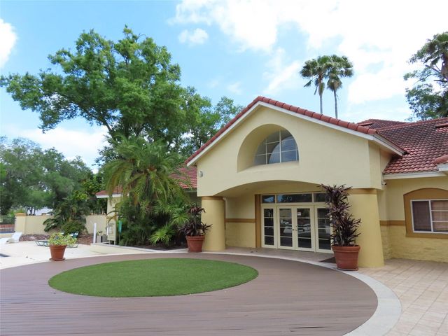 5608 PINNACLE HEIGHTS CIRCLE 109, Tampa, FL 33624