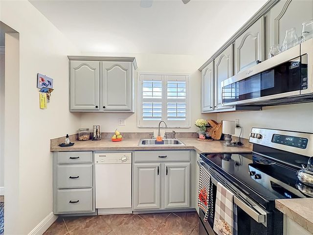 6570 Royal Palm Boulevard 312, Margate, FL 33063