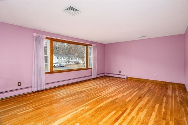 30 Scotland Avenue, Salem, NH 03079