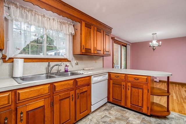 30 Scotland Avenue, Salem, NH 03079