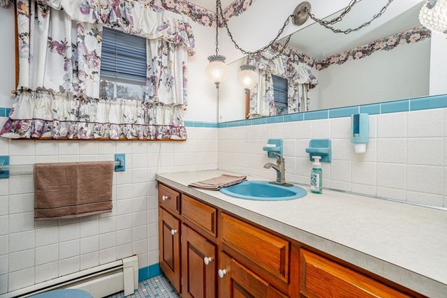 30 Scotland Avenue, Salem, NH 03079