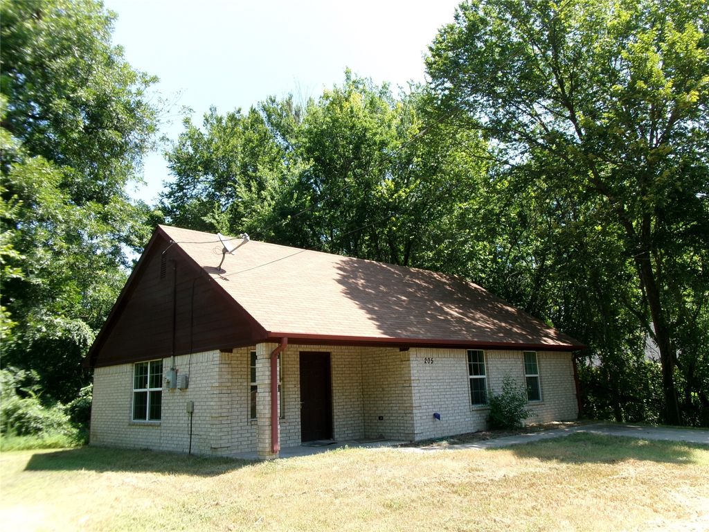 204 Maxwell Street, Sulphur Springs, TX 75482
