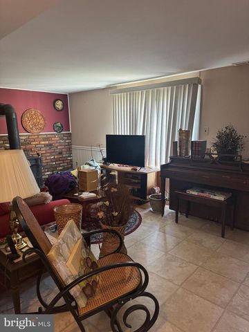 15 ESTATE RD, Pemberton, NJ 08068