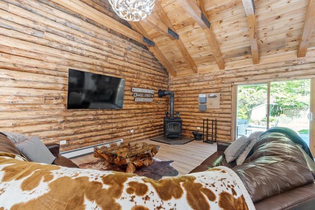 77 Whitehouse Circle, Campton, NH 03223