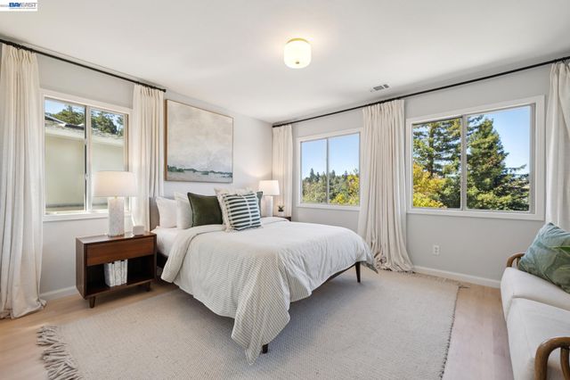 1028 AQUARIUS WAY, Oakland, CA 94611