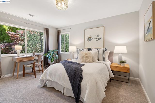 1028 AQUARIUS WAY, Oakland, CA 94611
