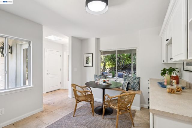 1028 AQUARIUS WAY, Oakland, CA 94611