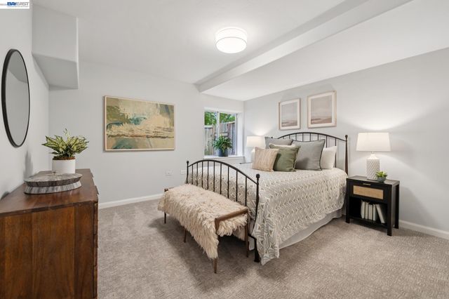 1028 AQUARIUS WAY, Oakland, CA 94611
