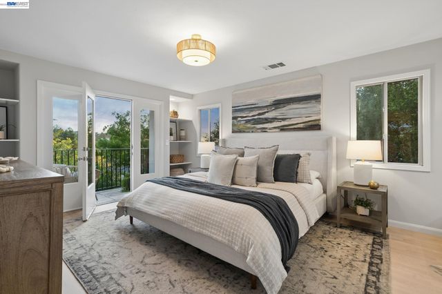 1028 AQUARIUS WAY, Oakland, CA 94611