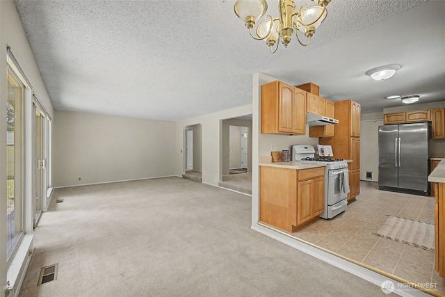 19922 Dayton Avenue N, Shoreline, WA 98133