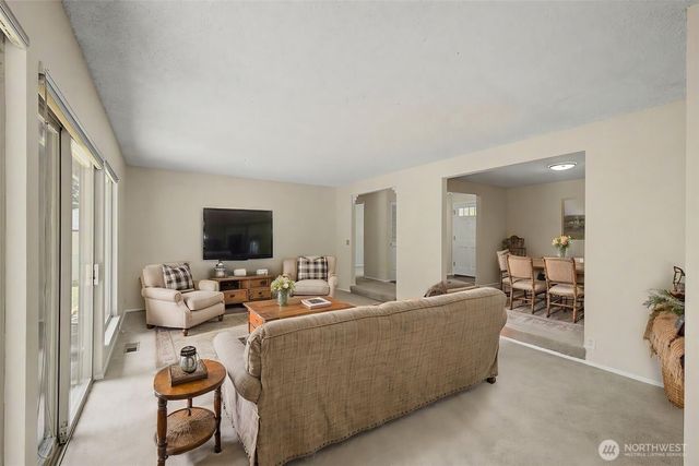 19922 Dayton Avenue N, Shoreline, WA 98133
