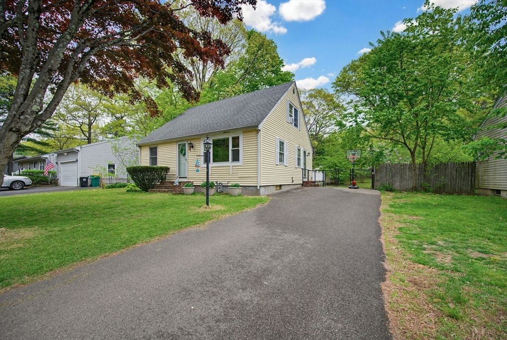 65 Burden Ave., North Attleboro, MA 02763