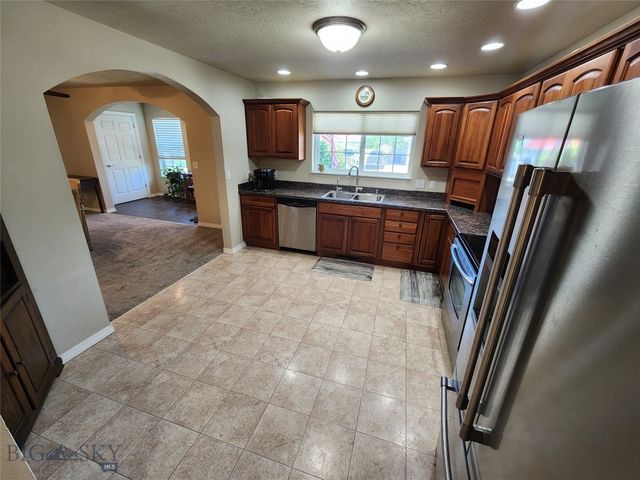 3716 Fairway Drive, Great Falls, MT 59401