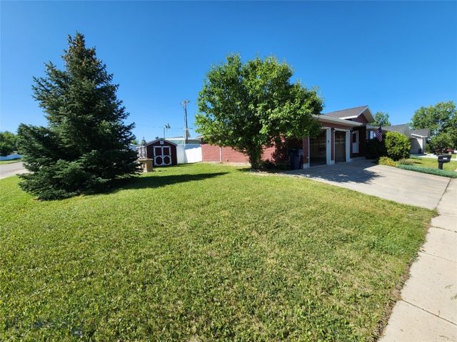 3716 Fairway Drive, Great Falls, MT 59401
