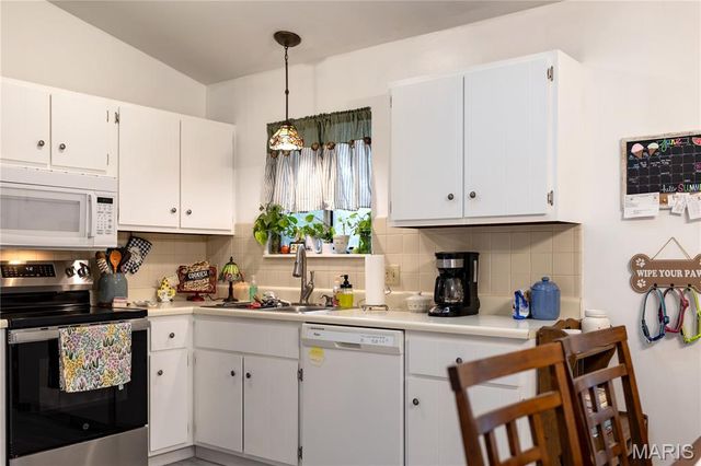 33 Royal Oaks Drive, O'fallon, MO 63366