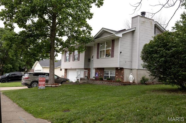 33 Royal Oaks Drive, O'fallon, MO 63366
