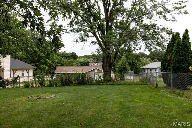 33 Royal Oaks Drive, O'fallon, MO 63366