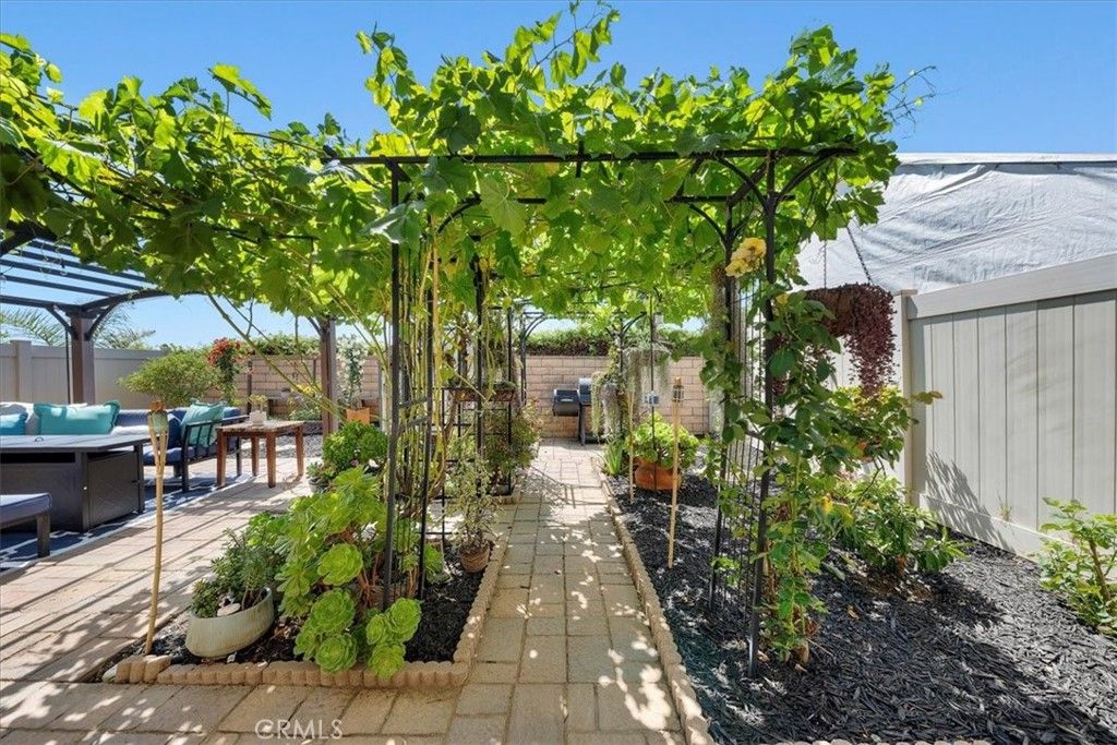 Image 20 of property listing at 11913 Manzanilla Lane, Los Angeles, CA 90047