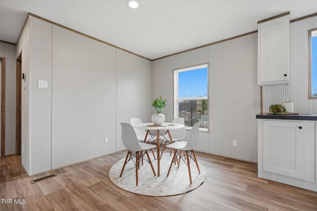 1409 Ben Gamble Road, Jonesborough, TN 37659