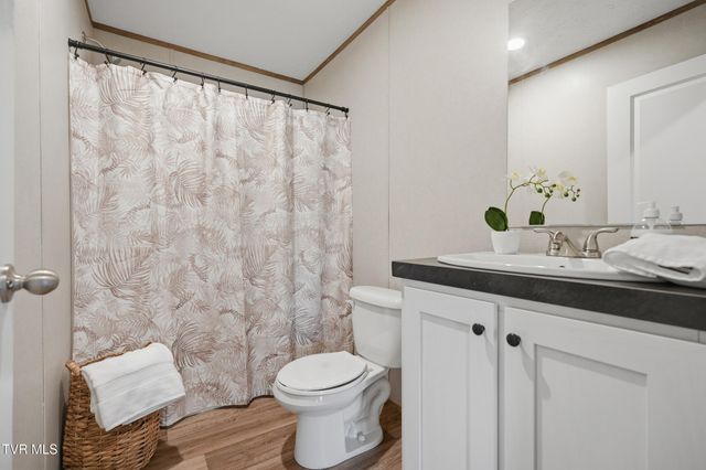 1409 Ben Gamble Road, Jonesborough, TN 37659