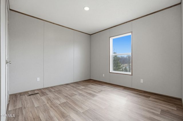 1409 Ben Gamble Road, Jonesborough, TN 37659