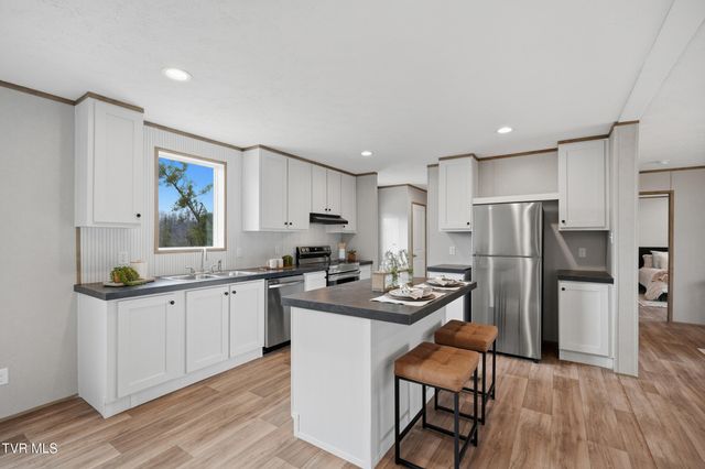 1409 Ben Gamble Road, Jonesborough, TN 37659