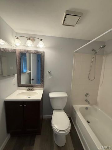 1942 Marine Terrace Drive G, St Louis, MO 63146