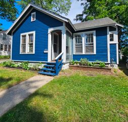 403 Pennsylvania Avenue, Dowagiac City, MI 49047