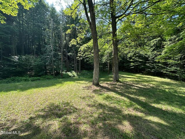 13 Taylor Woods Road, Fort Ann, NY 12827