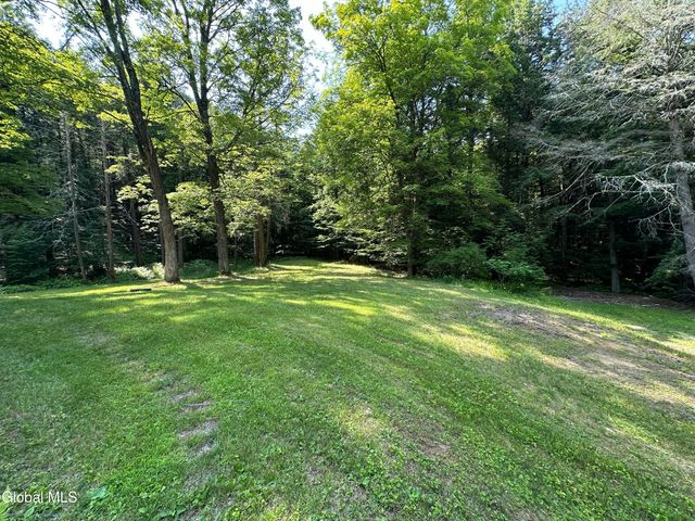 13 Taylor Woods Road, Fort Ann, NY 12827