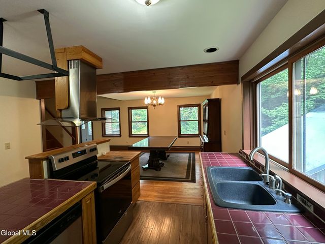 13 Taylor Woods Road, Fort Ann, NY 12827