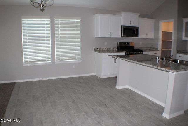 1014 Rebecca Way, Socorro, TX 79927