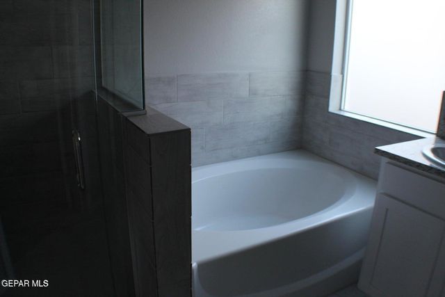 1014 Rebecca Way, Socorro, TX 79927