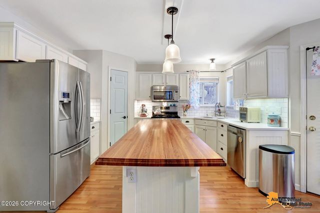 7524 Eastbrook Circle, Anchorage, AK 99504