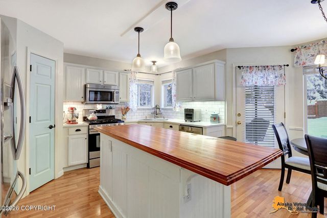 7524 Eastbrook Circle, Anchorage, AK 99504