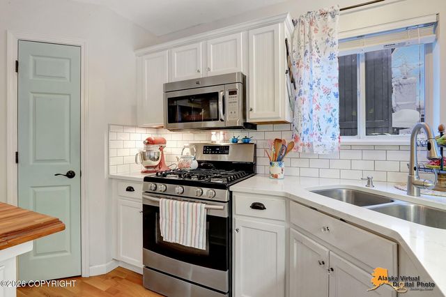 7524 Eastbrook Circle, Anchorage, AK 99504