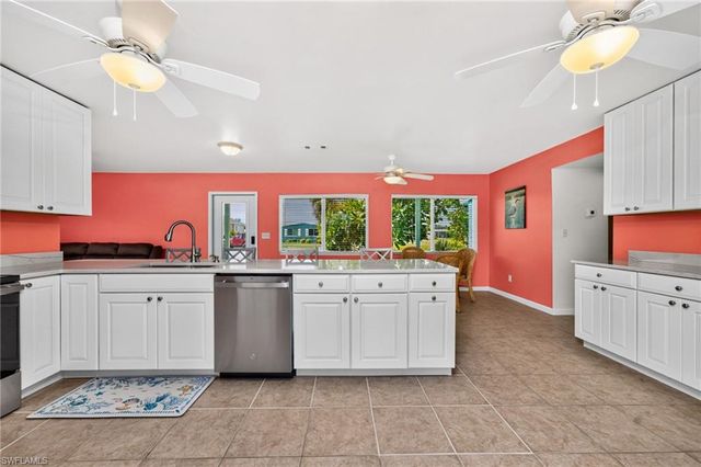 433 notson TER, Port Charlotte, FL 33952