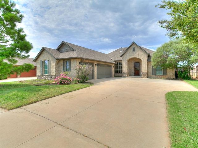 13569 Cobblestone Curve Road, Oklahoma City, OK 73142